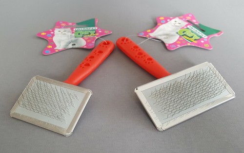 Dog cat slicker - brush, plastic